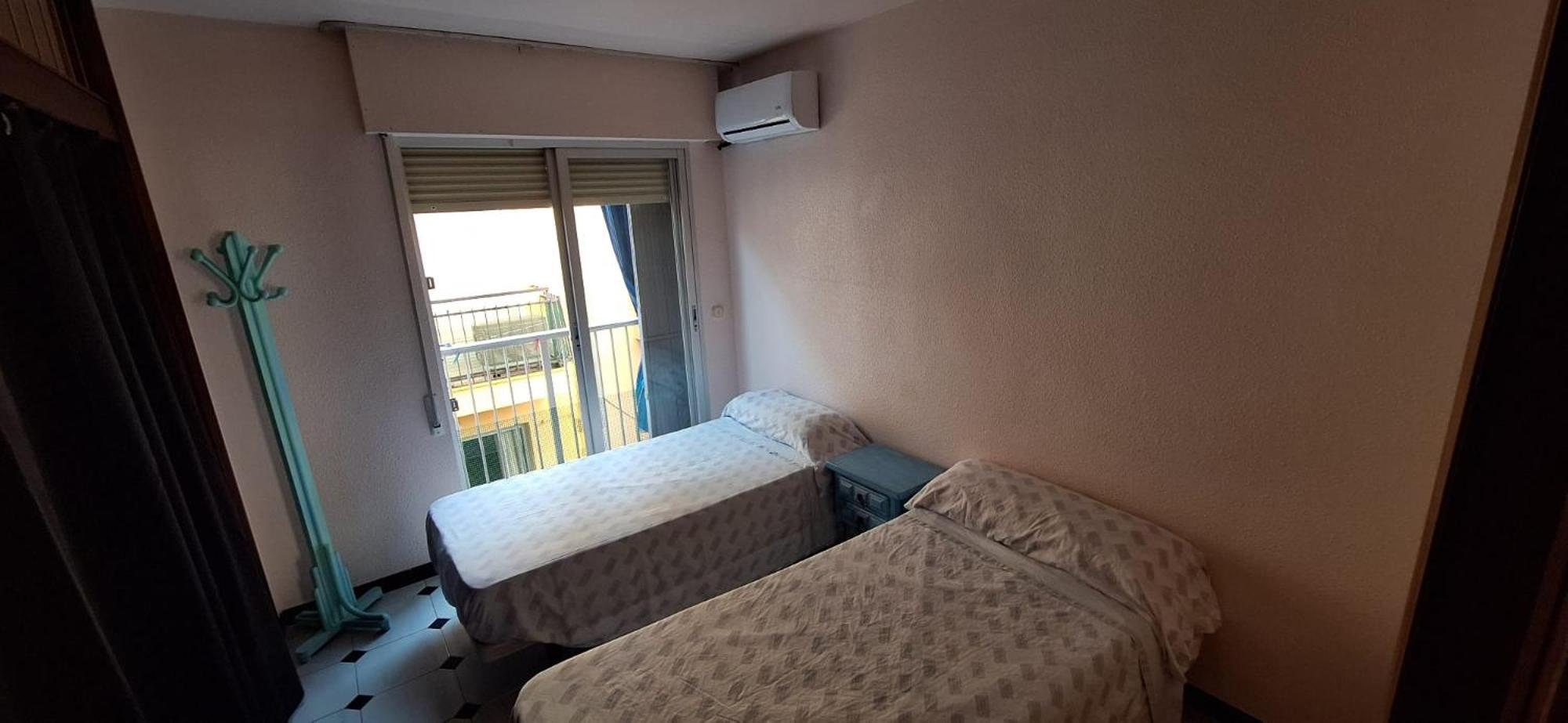 Apartamentos Casa May 1- Centro Benidorm-Solo Mayores De 30 Anos Y Familias Exteriör bild